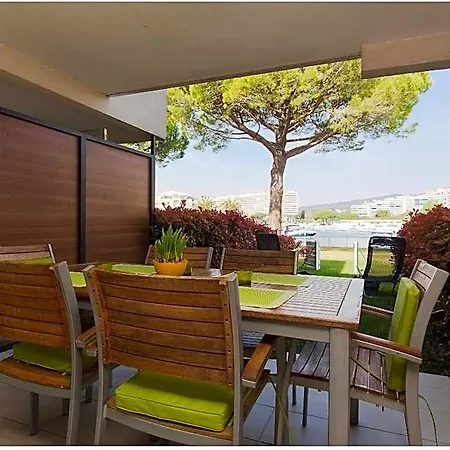 Luxurious Two Bedroom Garden With Stunning Cannes Marina Views 4*