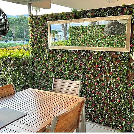 Luxurious Two Bedroom Garden With Stunning Cannes Marina Views فندق 4*