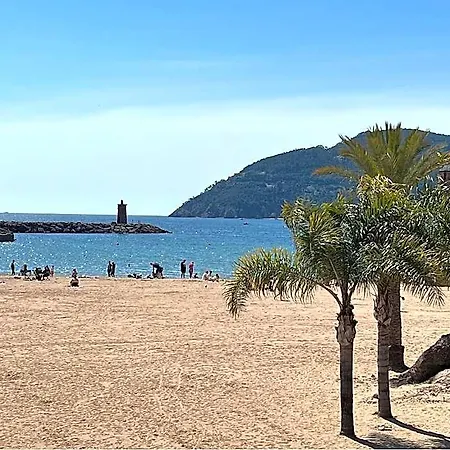 Luxurious Two Bedroom Garden With Stunning Cannes Marina Views 4*