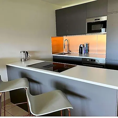 Apartament Luxurious Two Bedroom Garden With Stunning Cannes Marina Views Mandelieu